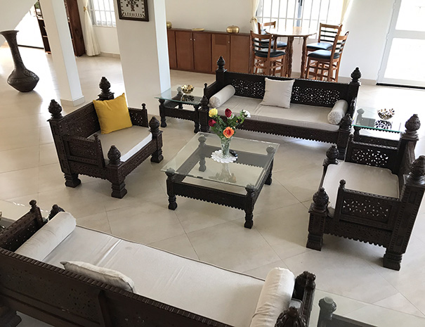 23_alt Room Description